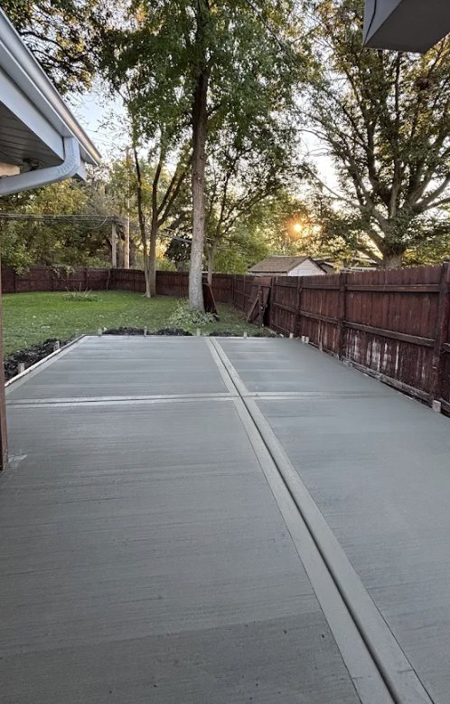 CONCRETE DRIVEWAY