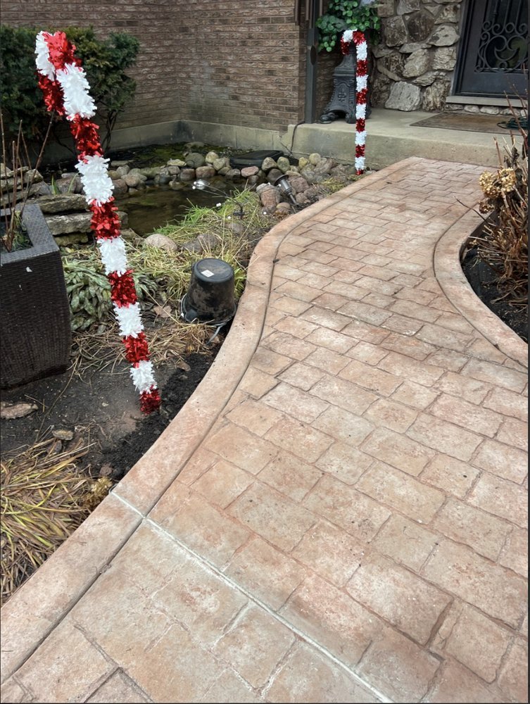 STAMPED CONCRETE WALKWAY