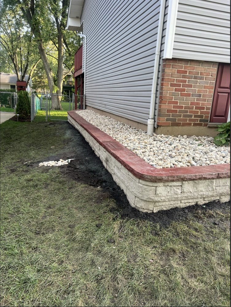 RETAINING WALL